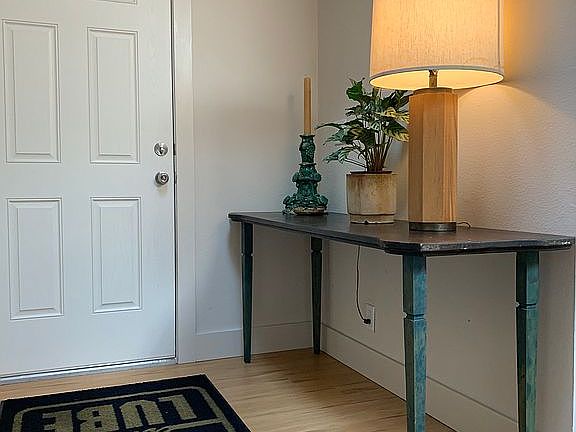 3rd image of 410 Madrona Way NE