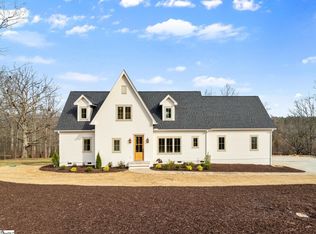 5 Elizabeth Cir, Travelers Rest, SC 29690