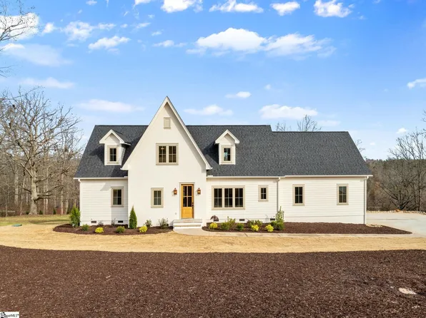 5 Elizabeth Cir, Travelers Rest, SC 29690