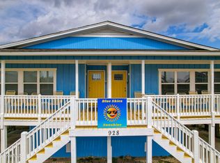 928 E Dolphin Dr, Oak Island, NC 28465