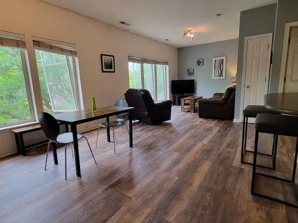 588 N Midvale Blvd APT 301, Madison, WI 53705