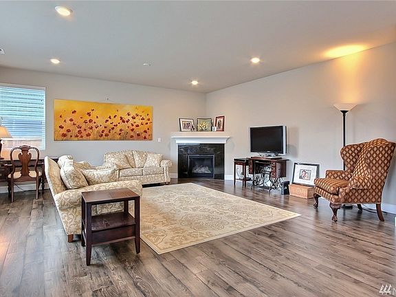 4th image of 18401 20th Avenue Ct E