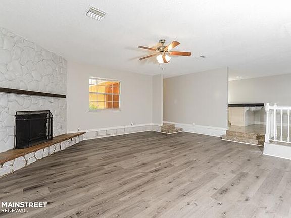 5th image of 2636 Maxwell Dr