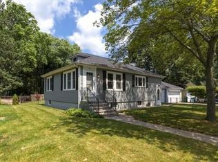 25 Douglas Ave, Attleboro, MA 02703