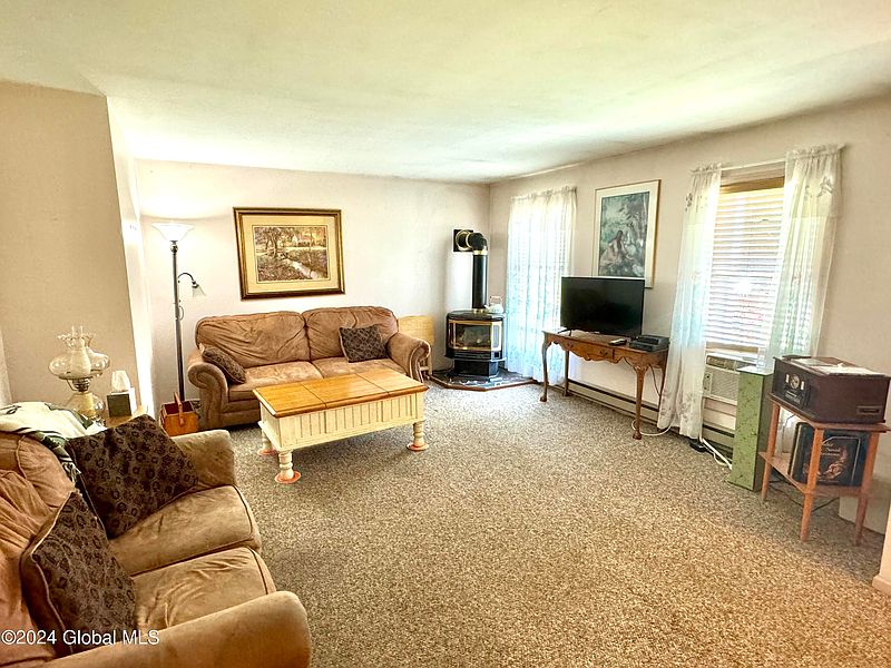 5th image of 46 Hudson Court