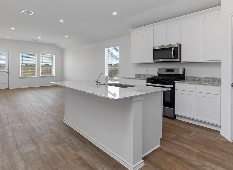 101 Brody Ln — Photo 4