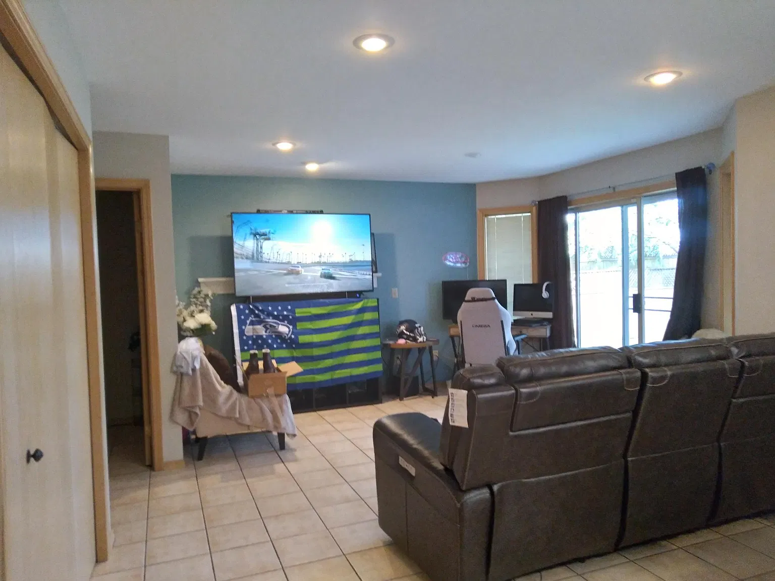 3 bed, 2.5 bath, 1720 sqft, $3,250 — Photo 4