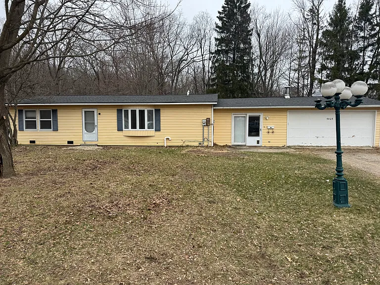 5405 Plantation Dr — Photo 2