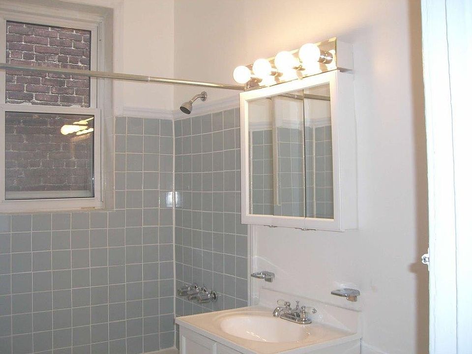 2nd image of 51 68th St APT 4