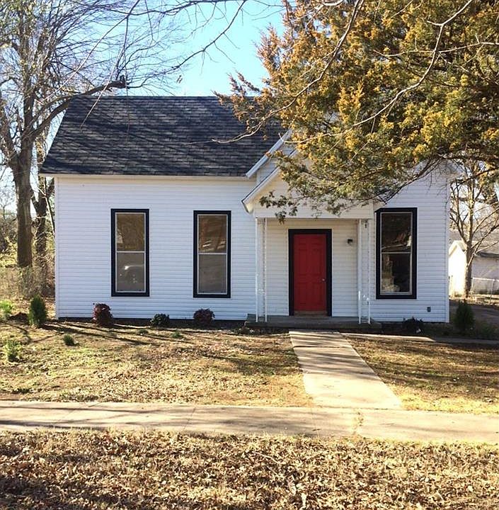 1st image of 334 W Cherokee Ave