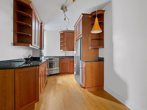 4th image of 519 E 86th St APT 5A