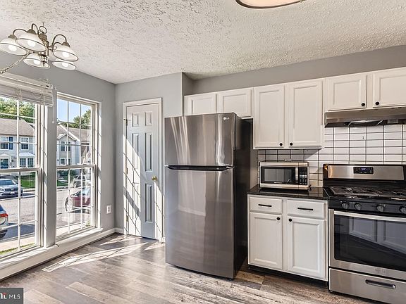 5th image of 1948 Laurel Oak Dr