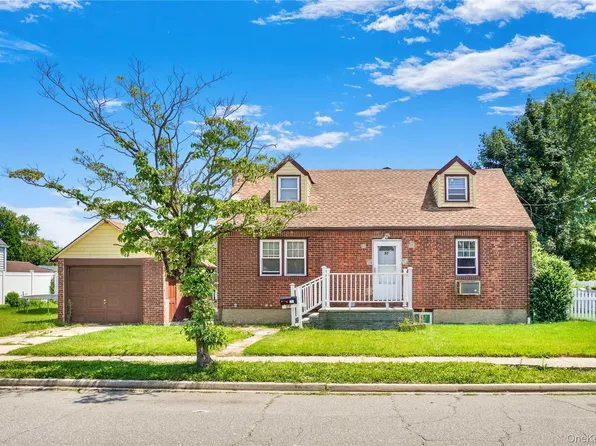 57 Franklin Street, Elmont, NY 11003