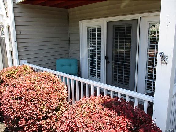 4th image of 28 Brookfield Ln Unit 3