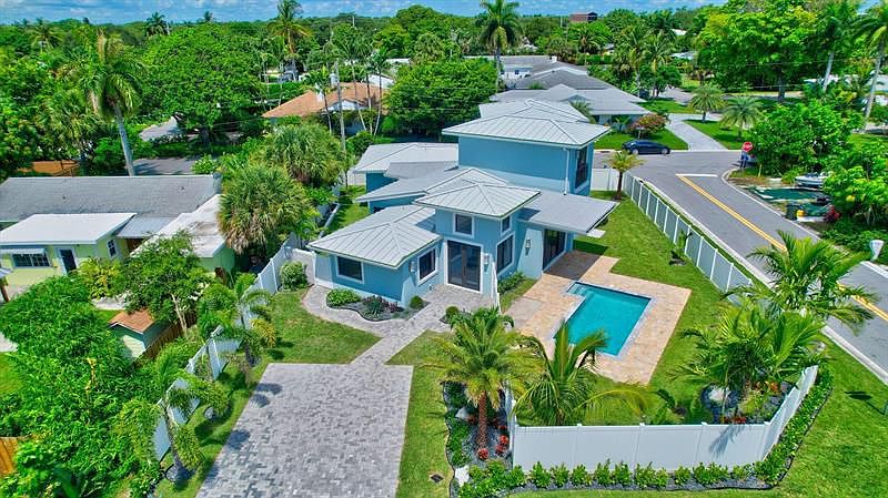 1st image of 118 Swinton Cir