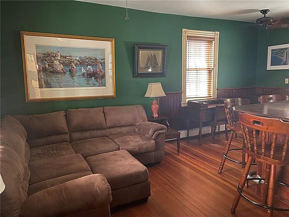 3rd image of 11 Byrnes St