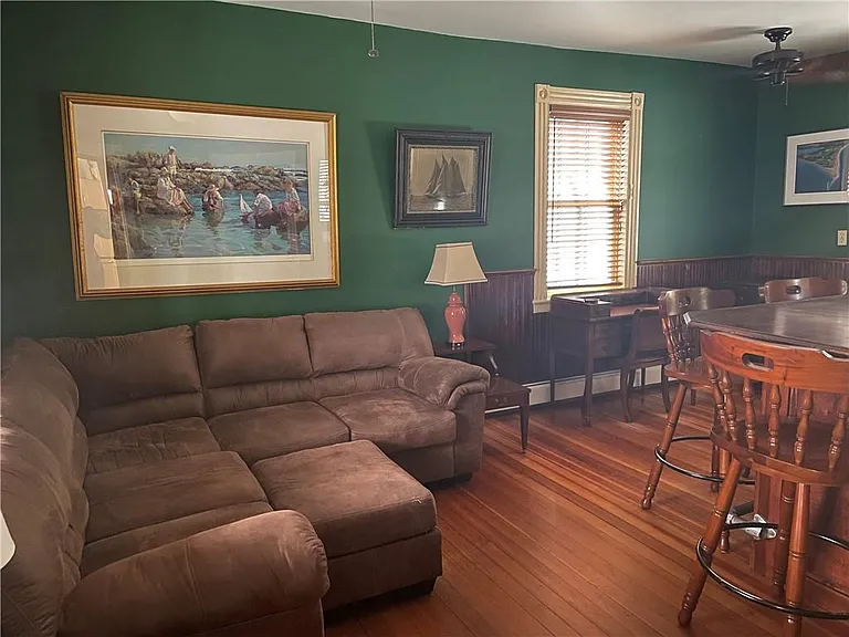 11 Byrnes St — Photo 3