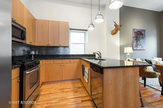 1517 N Paulina St #1F — Photo 4