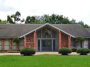 700 Shadow Ln, Pasadena, TX 77506
