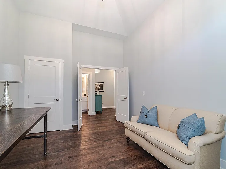5175 Ranchview Ln N — Photo 21