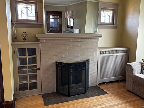 4th image of 2331 E 10th St