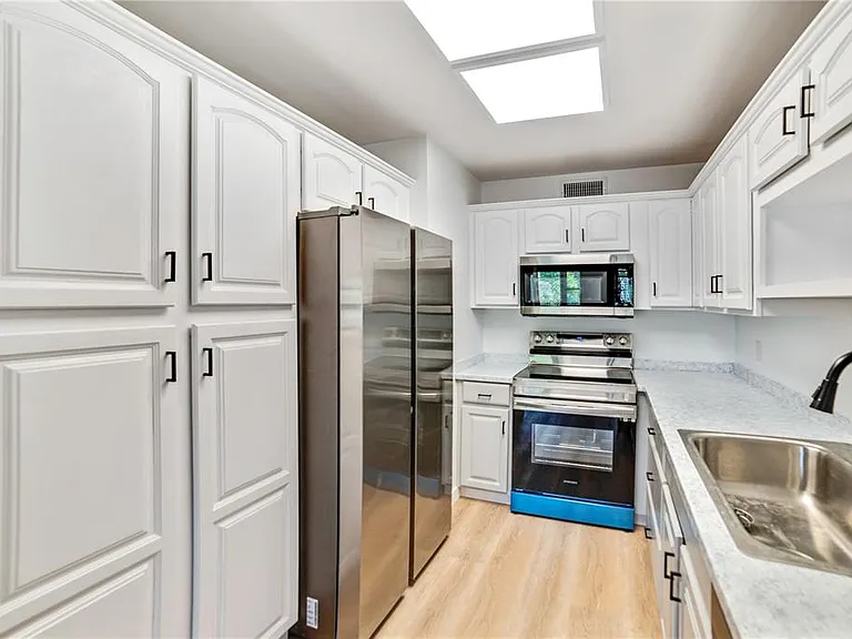 4413 W Rogers Ave — Photo 9