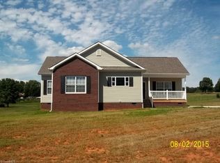 1019 Old Highway 52 S, Mount Airy, NC 27030