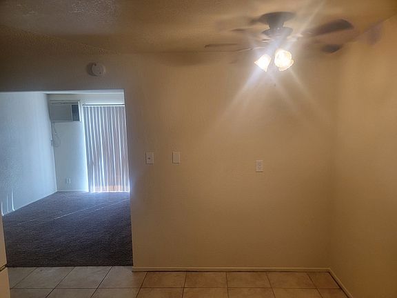 3rd image of 420 Wilshire Pl APT F