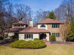 7 Soundcrest Ln, Lloyd Harbor, NY 11743