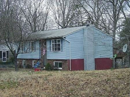 2nd image of 834 Spring Valley Dr