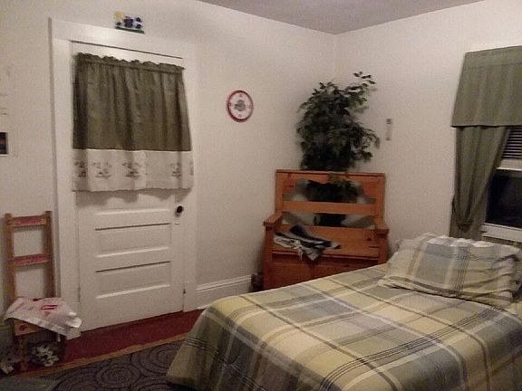 5th image of 206 1/2 S Madison St