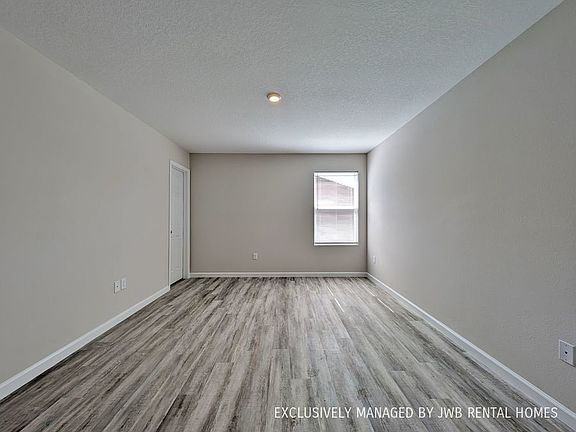 3rd image of 4419 Melissa Ct W