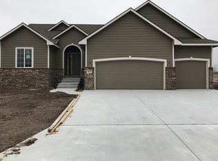 113 Ember Way, Hesston, KS 67062