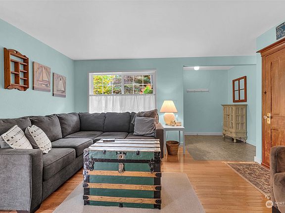 4th image of 18510 96th Avenue NW