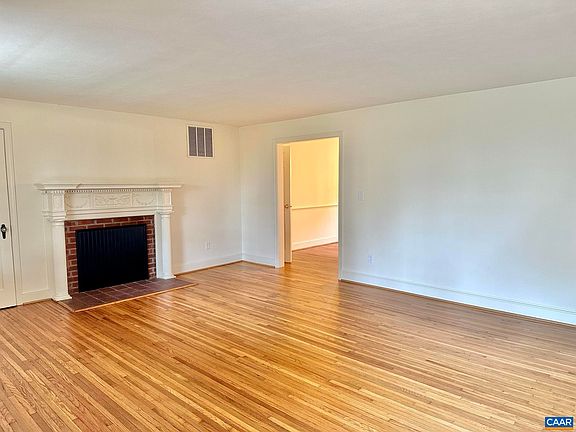5th image of 2278 Hansens Mountain Rd