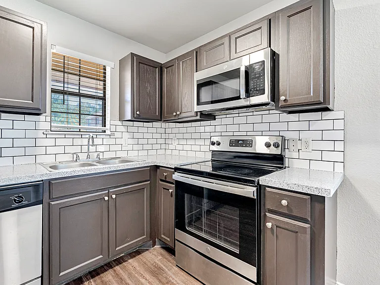 Woodhaven Villas — Photo 36