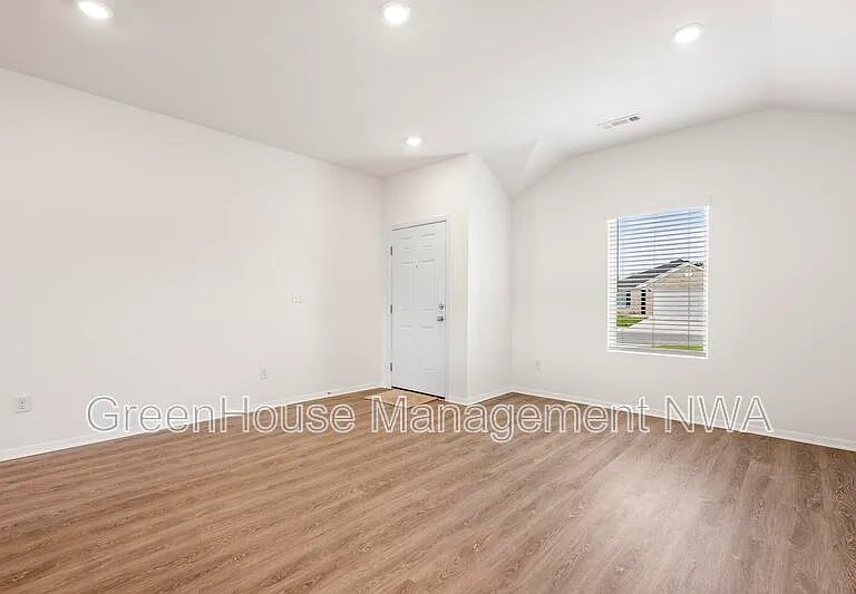 2637 E Gila Way — Photo 5