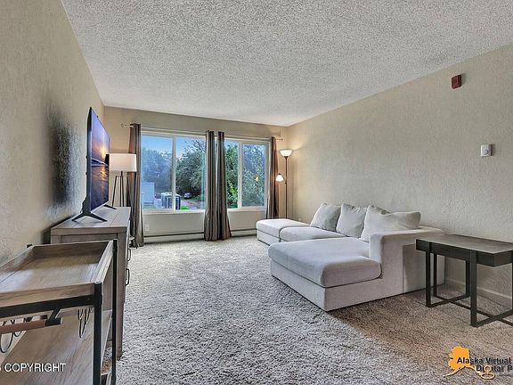 4th image of 3100 Ward Pl APT 12