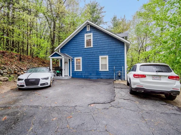 10 Rindge Rd, Fitchburg, MA 01420