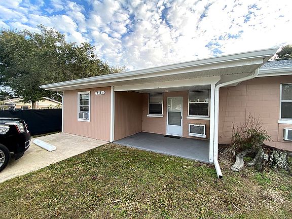 3rd image of 215 Skelly Dr