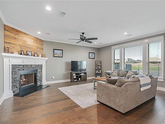 5th image of 15660 Long Creek Ln