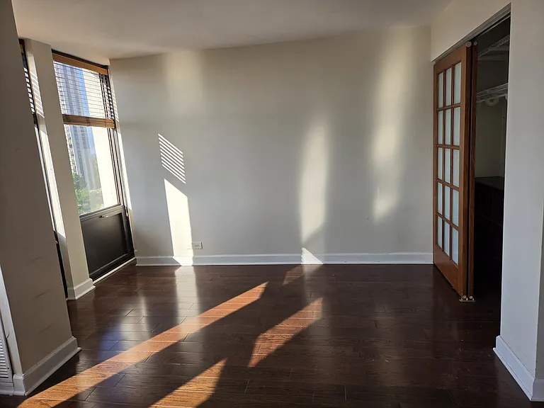 444 W Fullerton Pkwy — Photo 6