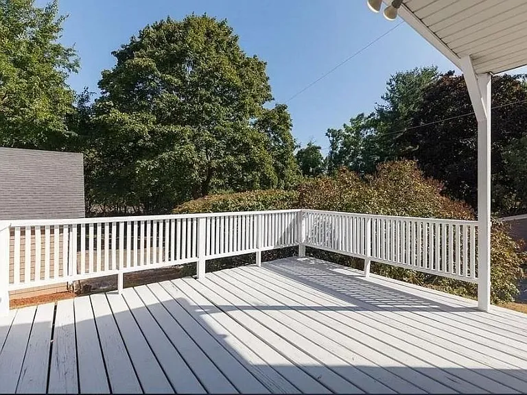 373 Pleasant St — Photo 6