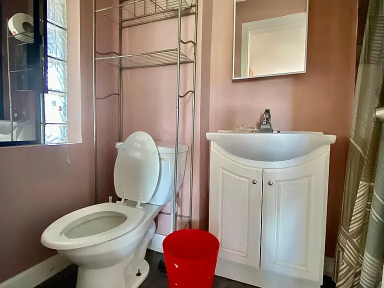 335 W 31st St #3R — Photo 12
