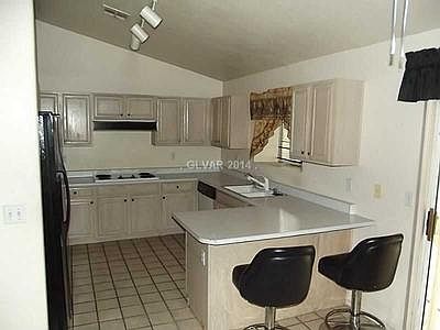 1st image of 4593 E Cincinnati Ave
