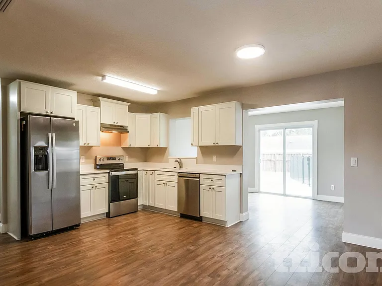 2129 Willow Oak Dr — Photo 2