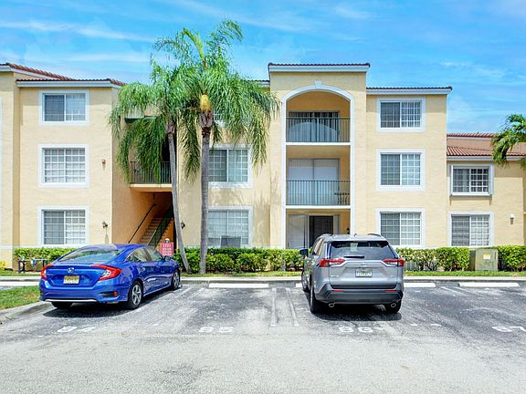2nd image of 1721 Village 305 Blvd #305