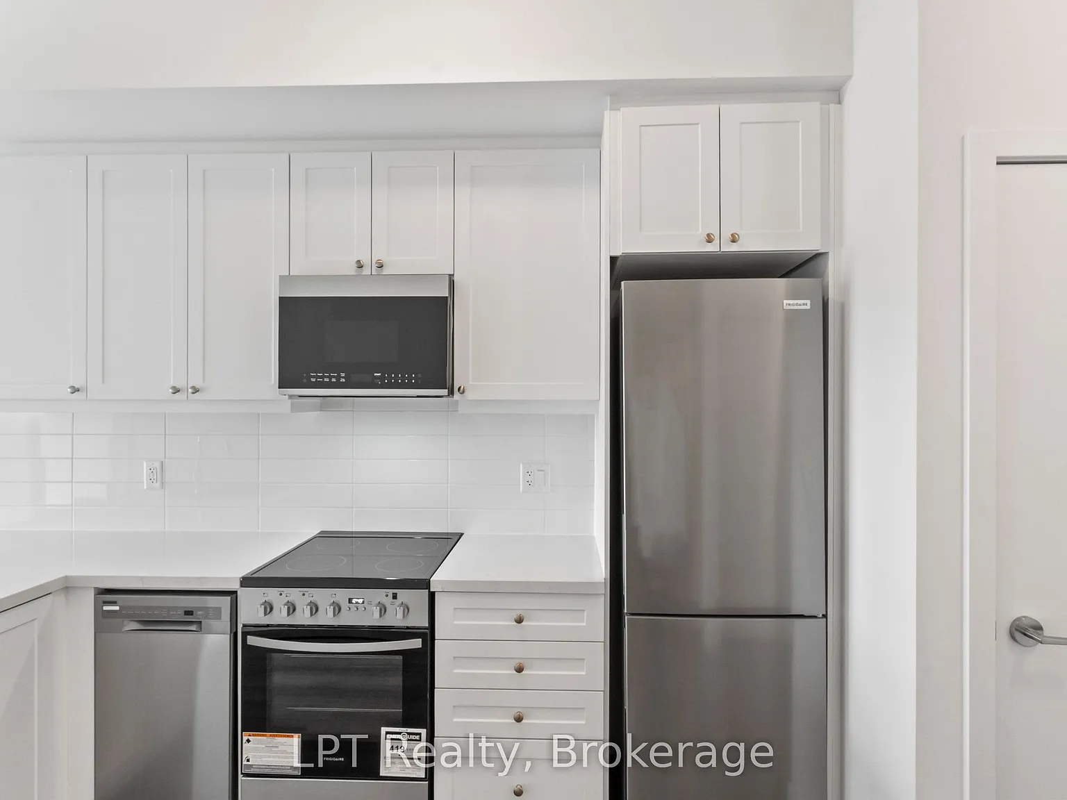 2 bed, $2,400 — Photo 4