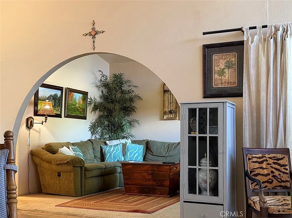 3 bed, 1402 sqft, $3,000 — Photo 4