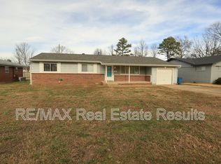 804 NW 8th St, Bentonville, AR 72712